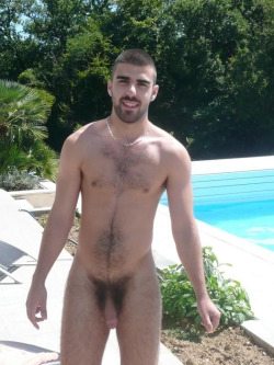 nudeflikker:  filthyandgorgeous:  Damn. Now THAT is a hot pup