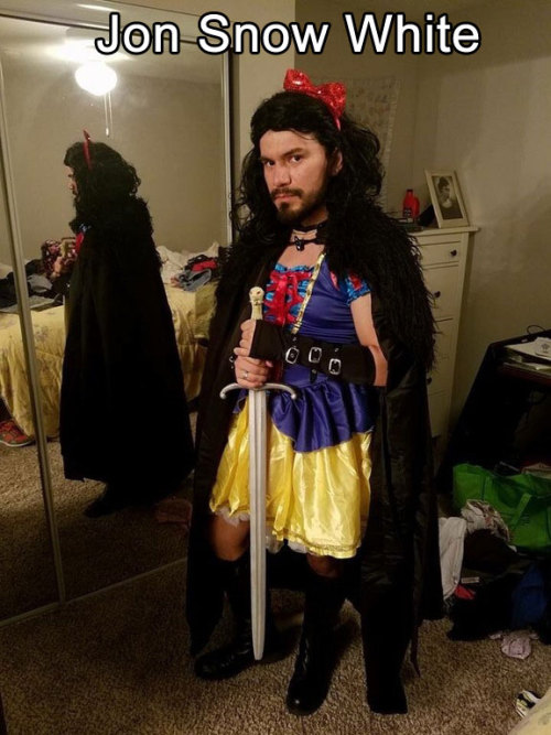 clxcool:  ironbloodaika:  coonfootproductions:  wwinterweb:  Mashup Halloween Costumes (see 14 more)  Reblogging mostly for Ariel  Knew you would.  Some of these are good. Like Assassin’s link.    jon snow white is the funniest 