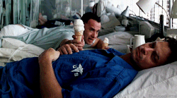 fuckyeah1990s:  Lieutenant Dan, ice cream.