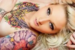 tattooedwomenarebeautiful:  Modèle: Cambria Ann