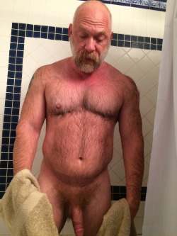 furbucket:  Dad cleaned up so he could breed me. 