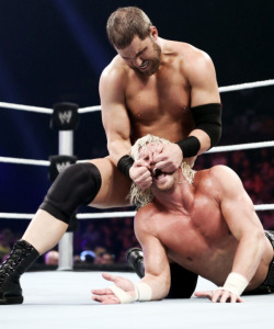 Love a rough Curtis Axel! =D