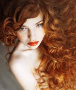 ginger-art:  ♥*~Ginger Girls~*♥  OH MY GOSH!!!!!! BREATHTAKING!