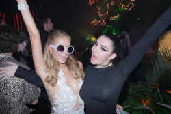 ch-rlixcx:  Paris Hilton and Charli XCX at the Chopard PartyPhotos