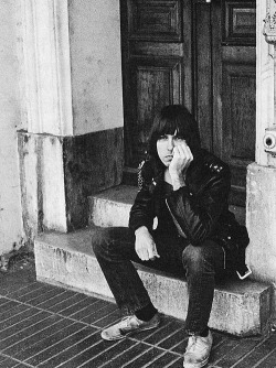 topfueldeluxxe:  Johnny Ramone photographed by Danny Fields 