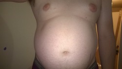 piggytoforcefat:  A happy belly is a belly filled with ice cream
