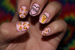 nailsandotherdrugs:  Pizza will be my valentine this year ♥