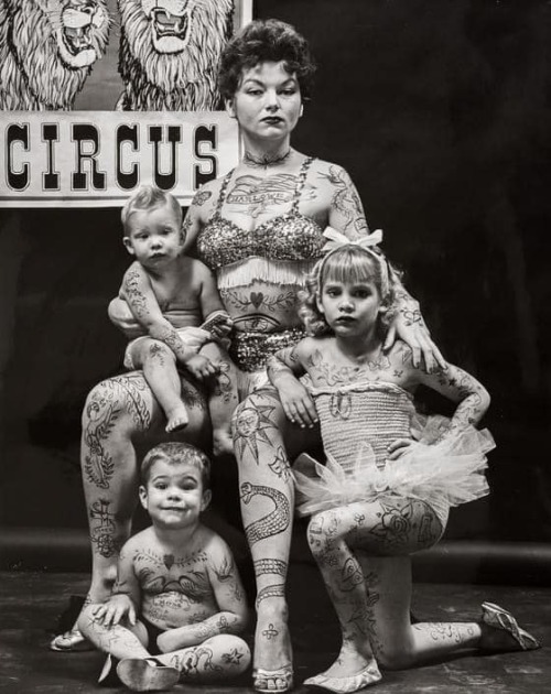 Circus family photographed by Todd Walker in 1965. Nudes &