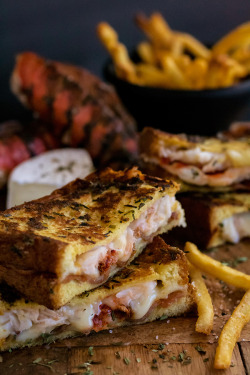 daily-deliciousness:Bacon lobster grilled cheese