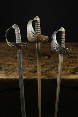 victoriansword:  From left to right: Pattern 1827 Rifle Officer’s