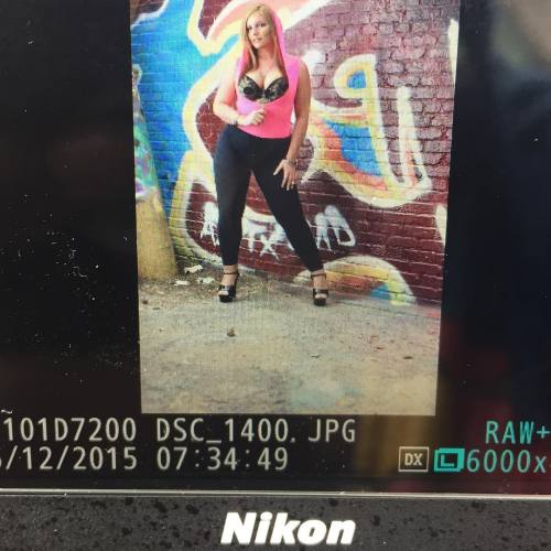 I’m out here shooting with Eliza Jayne @modelelizajayne  yep…on my birthday lol so all you jayneheads she’s got some new content coming!! #blonde #thick #curves #sexy #actress #queenofthehustle #photosbyphelps #photosets #dmv #baltimore