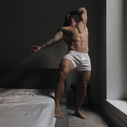 Sexy muscle guys