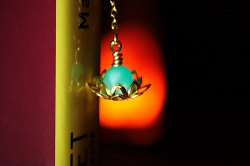 wickedclothes:  Glow In The Dark Lotus Bookmark This metal bookmark
