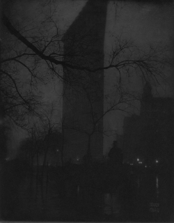 onlyoldphotography:  Edward Steichen: The Flatiron, 1904  The