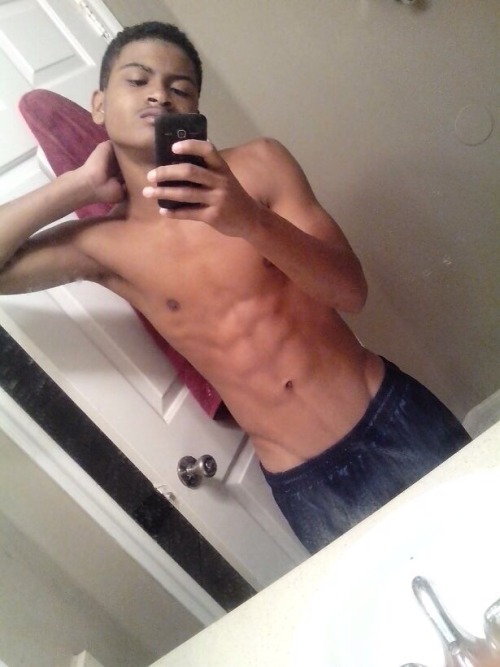 quistopherharrell:  chocobussy:  ðŸ˜ðŸ˜ðŸ˜âœŒâœŒðŸ”¥ðŸ”¥  Hot lil dude  Please follow:1.http://nudeselfshots-blackmen.tumblr.com/2.http://gayhornythingz.tumblr.com/3.http://nudeselfshotsofmen.tumblr.com/