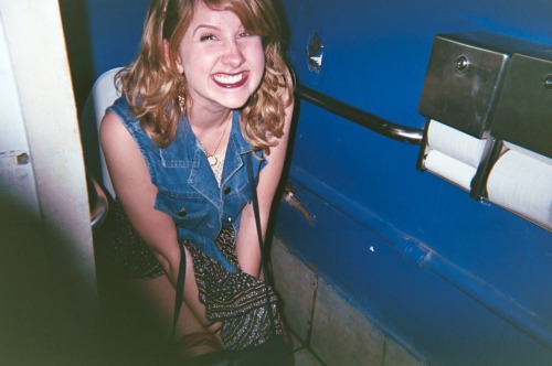 dimitrivegas:  Watching her poop