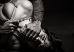 sweetphedre:  A capture of a moment. Hand and rope by Tho4ns,