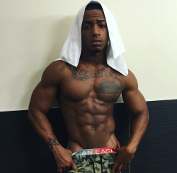 blackstripperworshippers:  To view his xxxrated videos and pics