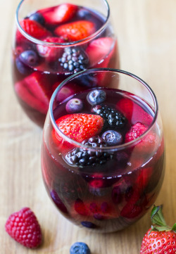 domesticgxddess:  Berry-licious Iced Tea Red Sangria • Culinary