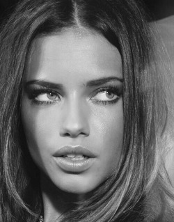 beautifulmoda:Adriana Lima 