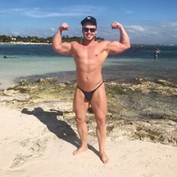 joakimgarder: Muscles, sun, beach and bikini. Like it should