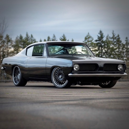 utwo:  1967 Plymouth Barracuda Resto Mod // 6.1L, Automatic ©