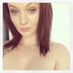 vorpalsuicide:  Just a quick pic… Brown hair and @sophielollipop