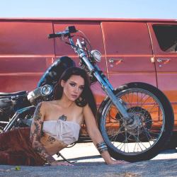 biker-babes:  .