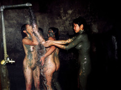 muddysoaks:Source Yangshuo Mud Bath » Have A Shower After Mud