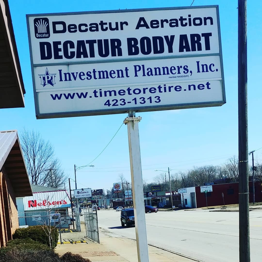 <p>Decatur Body Art<br/>
Open daily 8am-9pm by appointment<br/>
Walk ins M-F 2pm and on<br/>
2179172359<br/>
#tattoosbyarikahpeacock<br/>
#tattoosbyLeeVanNatta #cosmetictattooing #permanentmakeup #toothgems™ #piercings #henna #jewelry  (at Decatur Body Art)<br/>
<a href="https://www.instagram.com/p/B3LtSyKl4l1/?igshid=1l941kd2wkl0f">https://www.instagram.com/p/B3LtSyKl4l1/?igshid=1l941kd2wkl0f</a></p>
