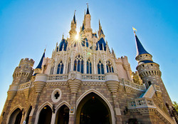 dreams-of-a-disney-wonderland:  A Tour of a Cinderella Castle