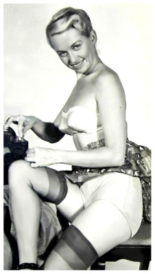 Dixie Evans          aka. “The Marilyn Monroe Of Burlesque”.