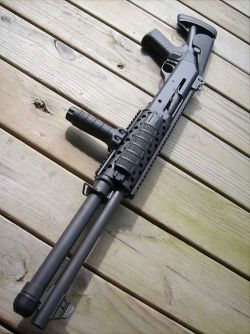 weaponslover:  Benelli M4 The official shotgun of the US Marines.