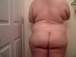 chubby-little-lamb:  my booty!don’t forget that i have a patreon