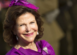   Queen Silvia (69)/ Sweden   23 Dec, 2012  http://www.svenskdam.se/2012/12/froken-sommerlath-som-blev-drottning-silvia-aren-som-gatt-i-bilder/