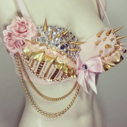 prettylittleinsomniacs:  Pink and gold spike rave bra from Sugar