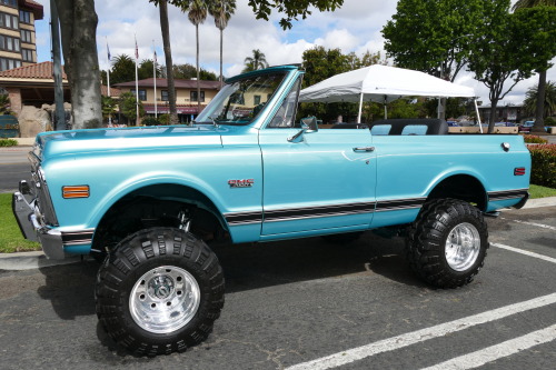 taylormademadman:  Lifted GMC Jimmy 