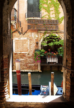hijos-delsol:  t-a-h-i-t-i:  Venice (Italy) by Chrissy Olson