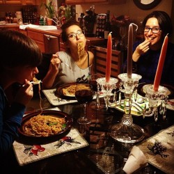 - @aprilsalud made us dinner! @michelledeidre @parismasoudi #familydinner