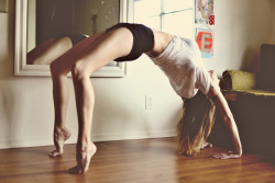 fun-fit-thin:  about-exercise:  ladyknucklesinshape:  ..  ♥