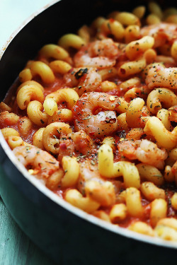 do-not-touch-my-food:  Tomato Garlic Shrimp Pasta 