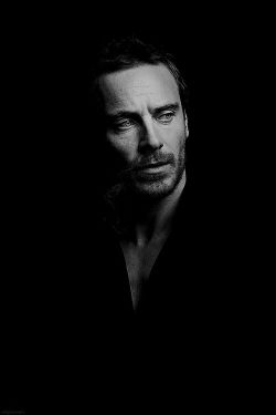 maquoo:  Happy Birthday Fassbender!  