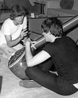 1966mccartney:Paul McCartney and George Harrison, testing out