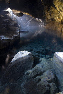 touchdisky:  Hot spring cave by muttus