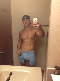 AlanPalmSprings Likes His Men!