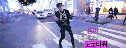 crossgrid:  Trust Jonghyun to stop a crowded street to take a