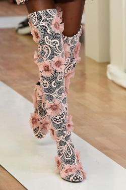 mulberry-cookies:  Emanuel Ungaro S/S 2016 (Details) 