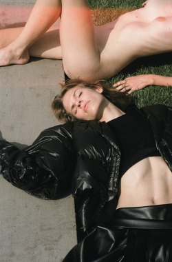  brianna capozzi emma wyman kat hessen dazed winter 2014 