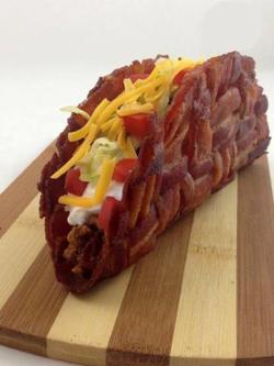 foodisperfection:  Bacon weave taco 