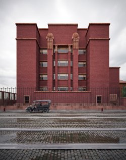 dezeen: David Romero recreates Frank Lloyd Wright buildings in
